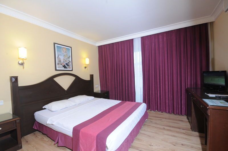 Cle Resort Hotel 马尔马里斯 外观 照片